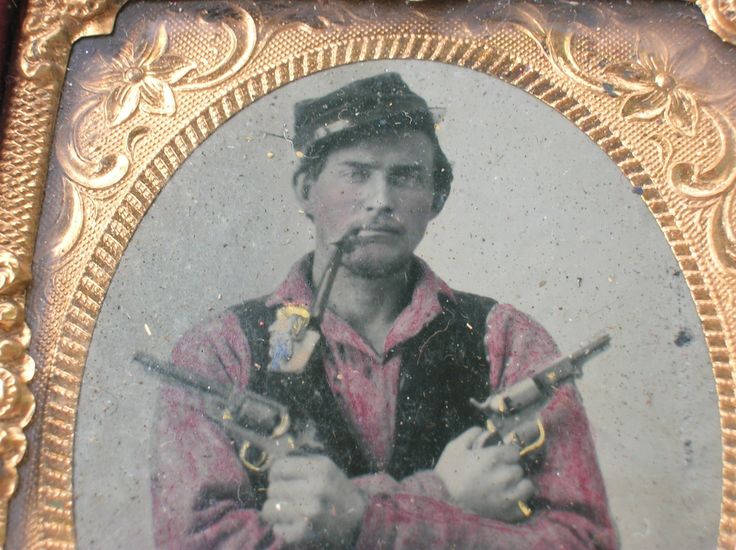 civil-war-soldier-with-pistols-1.jpg