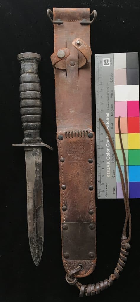 Original WWII paratrooper knife – US M3 1943 fighting knife with M6 leather scabbard