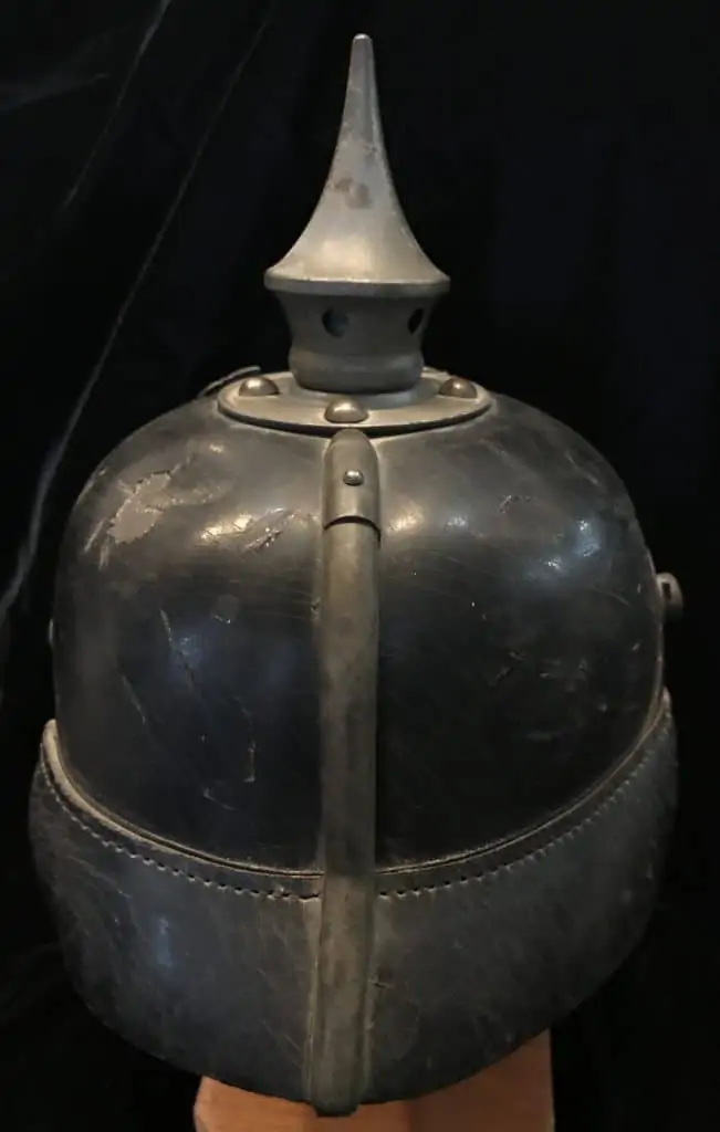 German helmet spike detail – WWI spike helmet worn by German NCOs
