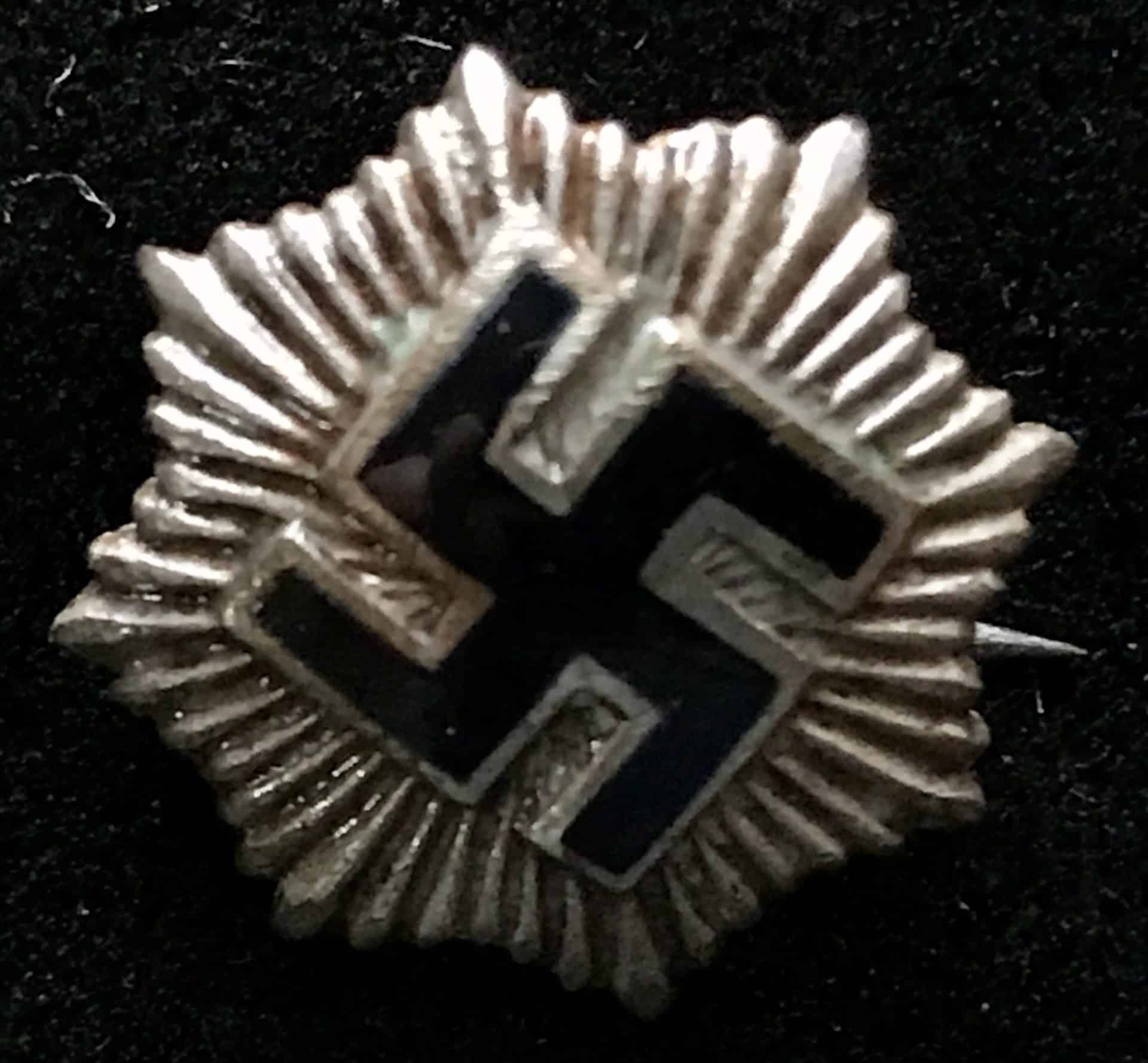 Original WWII German 3rd Pattern RLB MEMBER’S LAPEL PIN