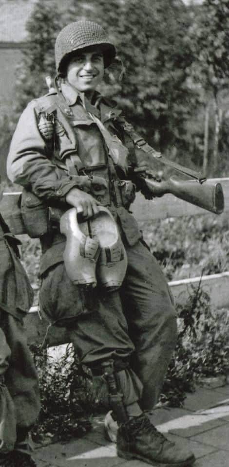 WWII knife for sale – US M3 fighting knife carried by parachutist in WW2
