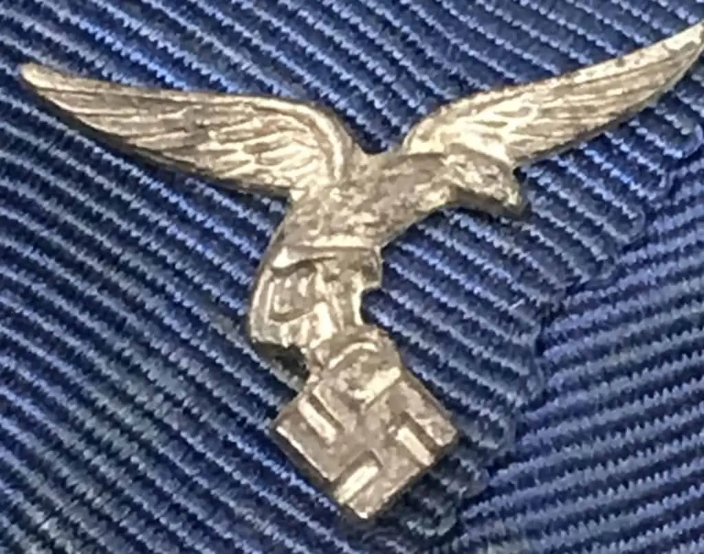 German Four-Year Long Service Medal with Luftwaffe eagle cypher, showing the parade mount
