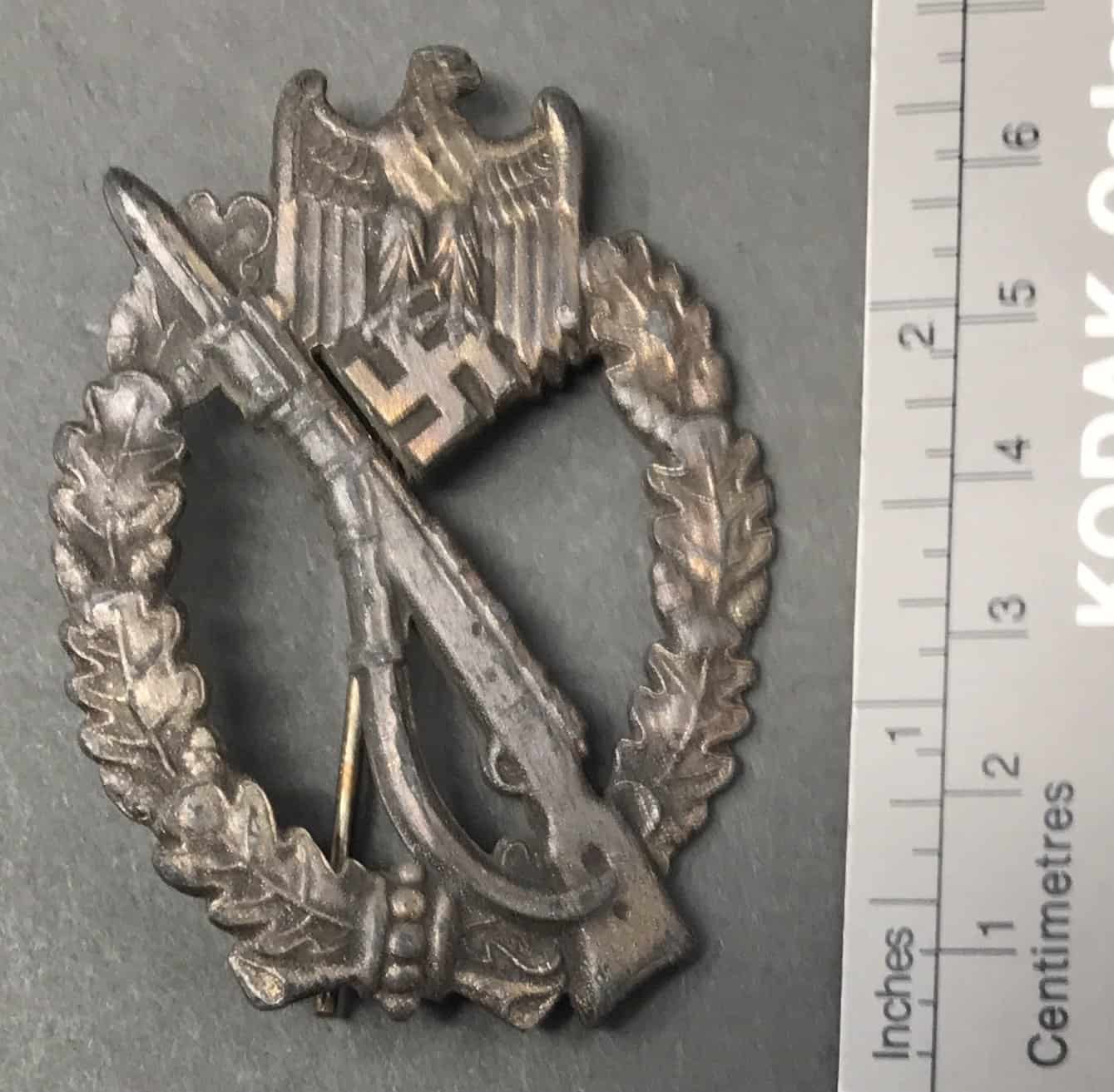 ドイツ/古本 L'ART DES EMBLEMES Infantry Assault Badge in Silver - L/51 Wiedmann - Epic