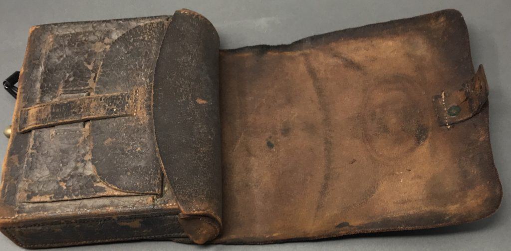 Civil War cartridge box – leather ammo pouch with tin inserts intact