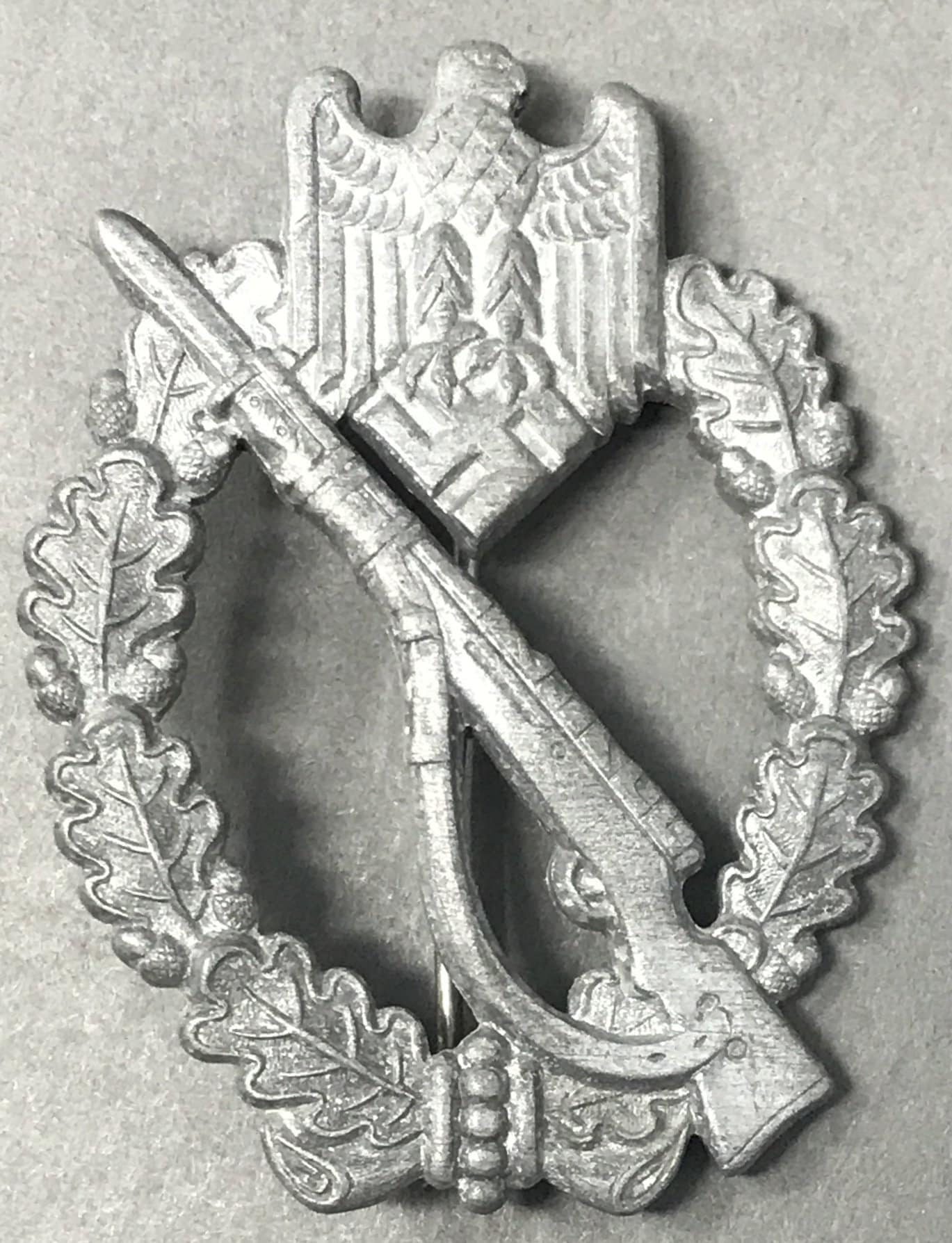 ドイツ/古本 L'ART DES EMBLEMES Discover Original WWII German Assault Badge, Gettysburg