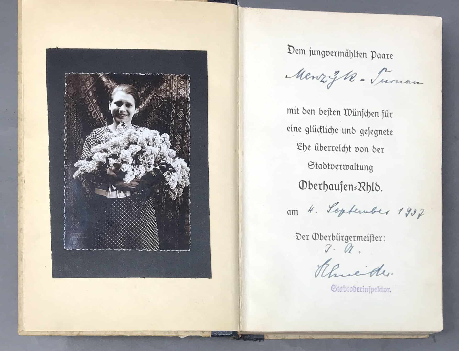 Mein Kampf 我が闘争1942年Wedding版ハードカバー Mein Kampf - The First Edition Rare Books