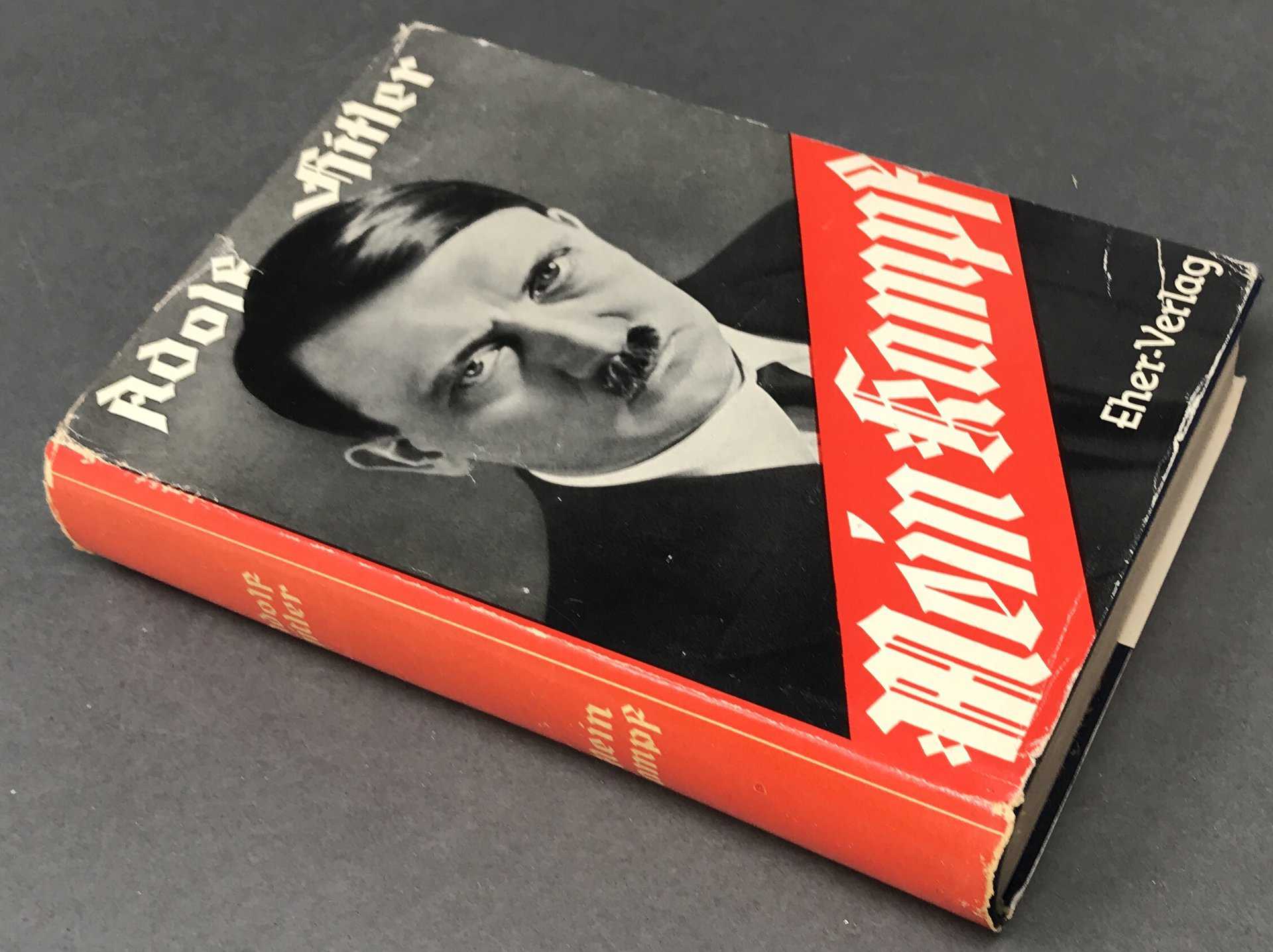 Mein Kampf 我が闘争1942年Wedding版ハードカバー Discover a Rare 1942 Edition of Mein Kampf with Dust Jacket
