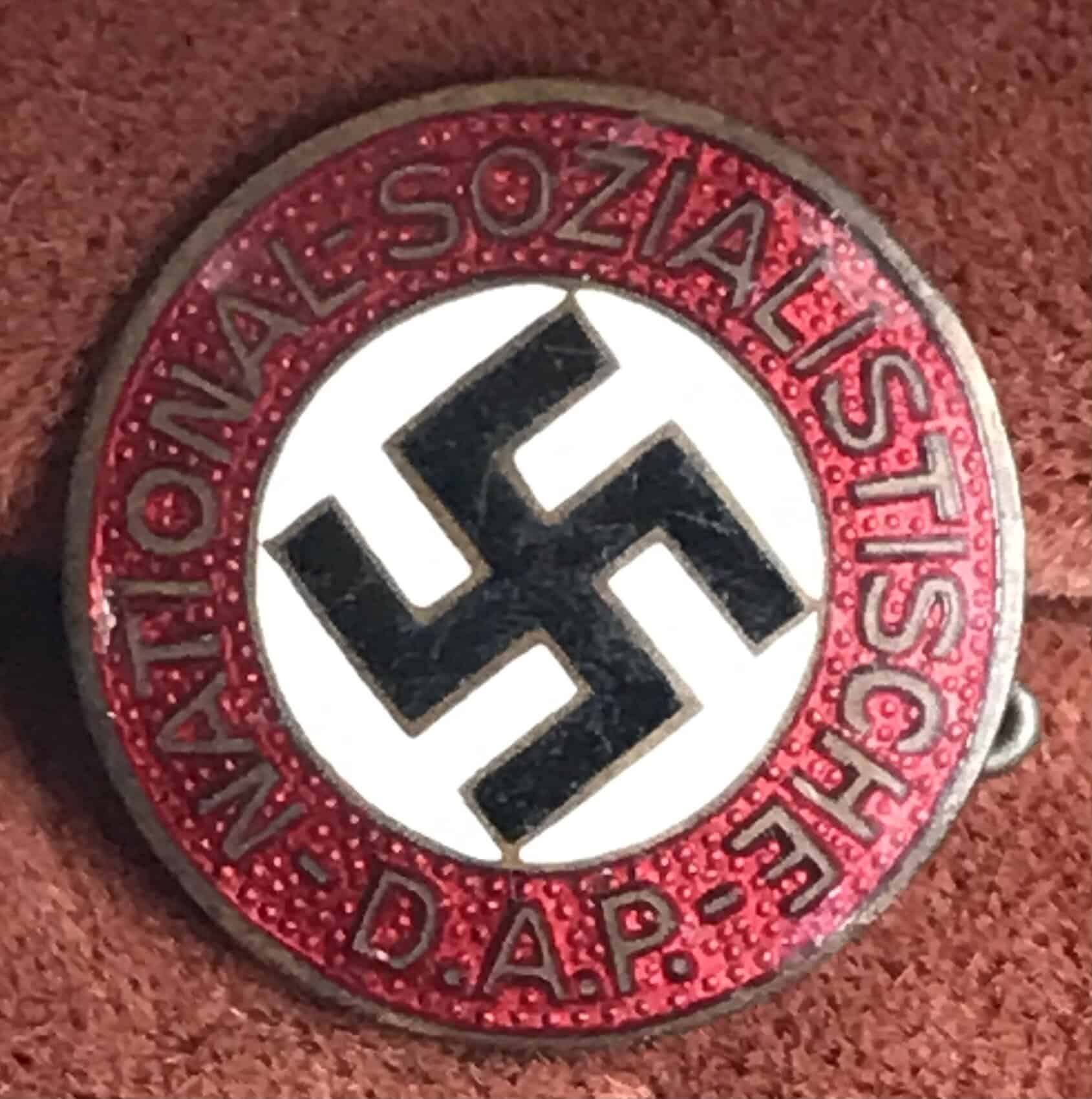 Uniforms of the Nsdap　ナチスのユニフォーム Amazon.co.jp: 洋書 ナチスのユニフォーム: ユニフォームと帽子