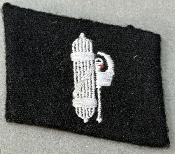 4A6C25C6-018F-452F-B340-2EF391622AD0