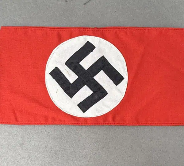 EC53F75E-5A16-43DA-8C4C-4E608F553F3D