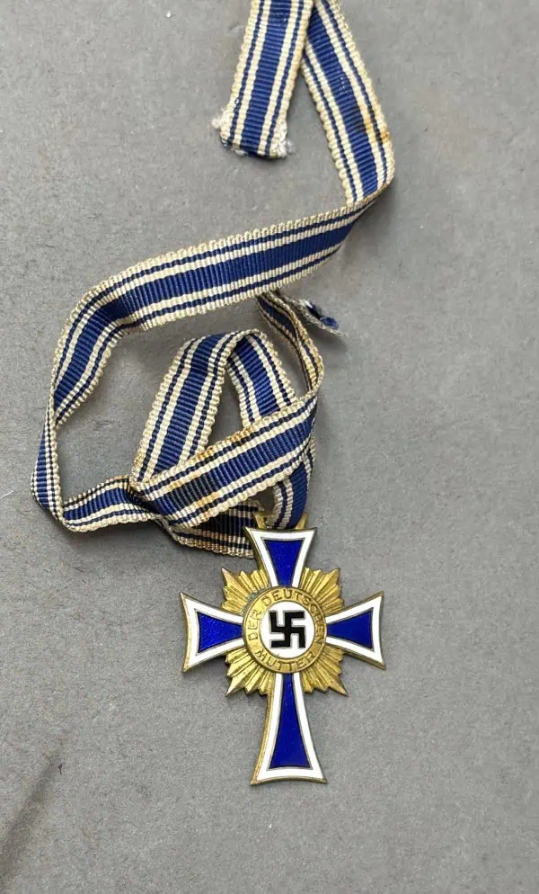 E9996ED0-9E66-41EF-ABAE-7B995AC1C66E