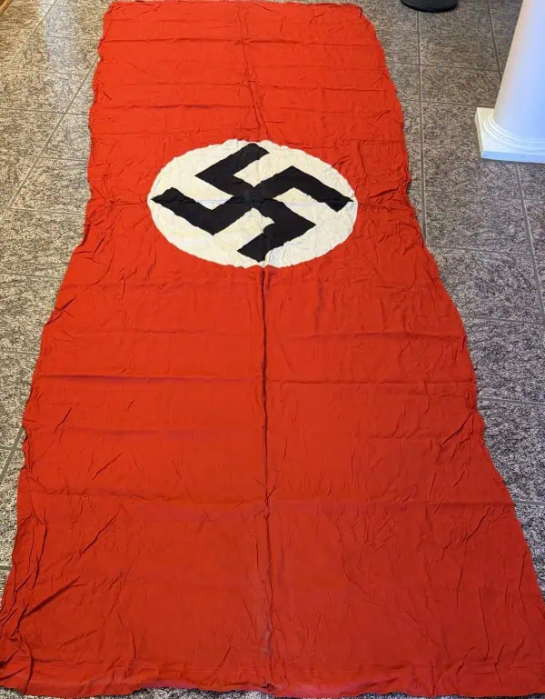 EFE2C557-1299-40CB-A23D-5DFCF85972A3