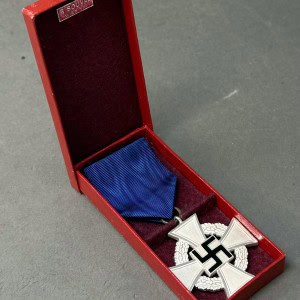 Original Outstanding WWII German CASED 25 Year Silver FAITHFUL SERVICE Medal Certified