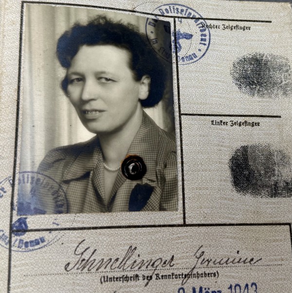 A4B5031B-DDBC-4051-BDF1-8316D7BDD2AC