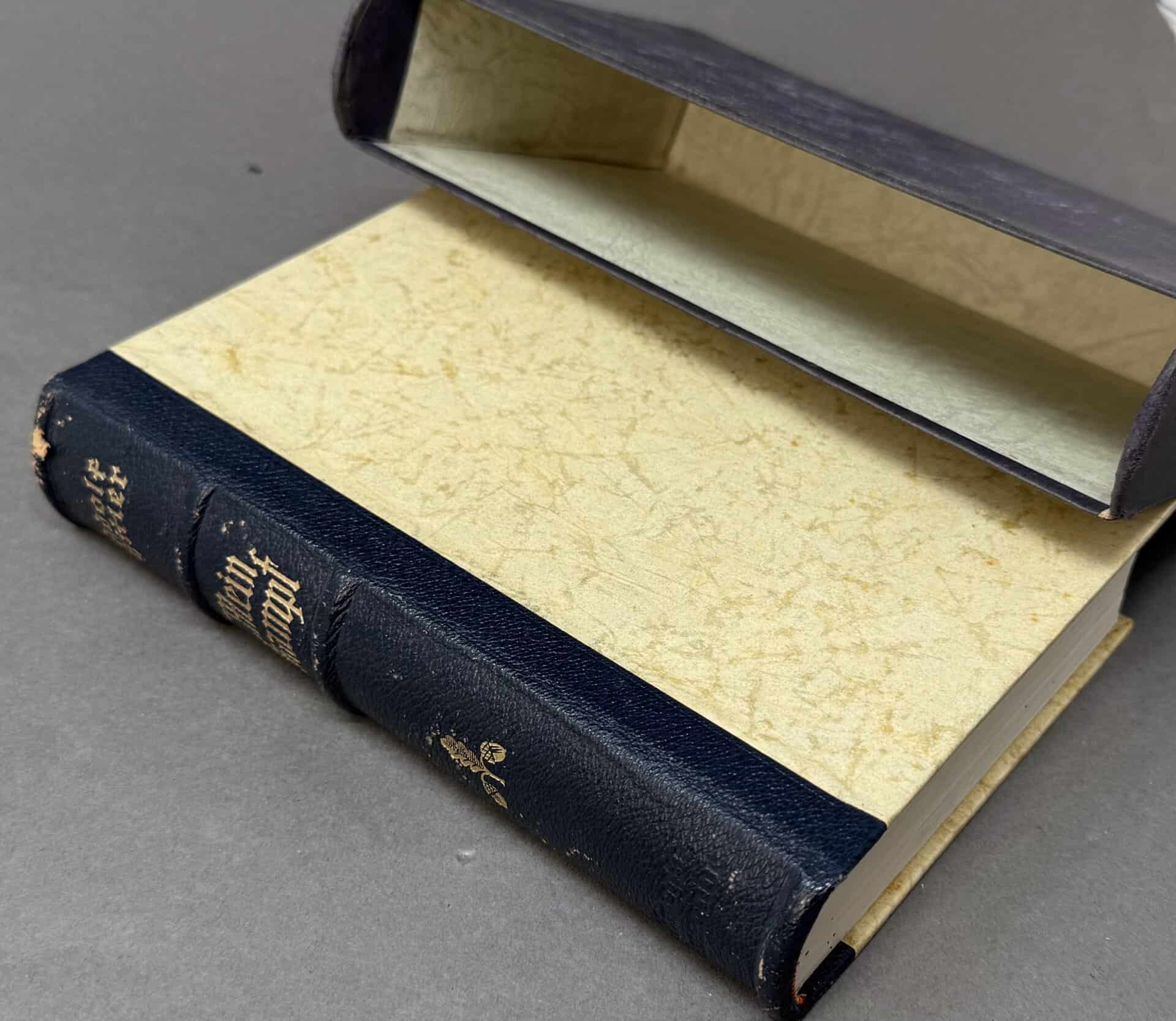Mein Kampf 我が闘争1942年Wedding版ハードカバー 1941 Wedding Edition Mein Kampf w/ Slipcover Museum COA